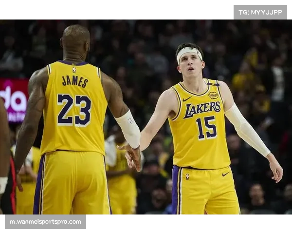 里夫斯半场爆发砍下21分6篮板4助攻 率队在东詹缺阵时强势领航 里夫斯半场爆发砍下21分6篮板4助攻 率队在东詹缺阵时强势领航